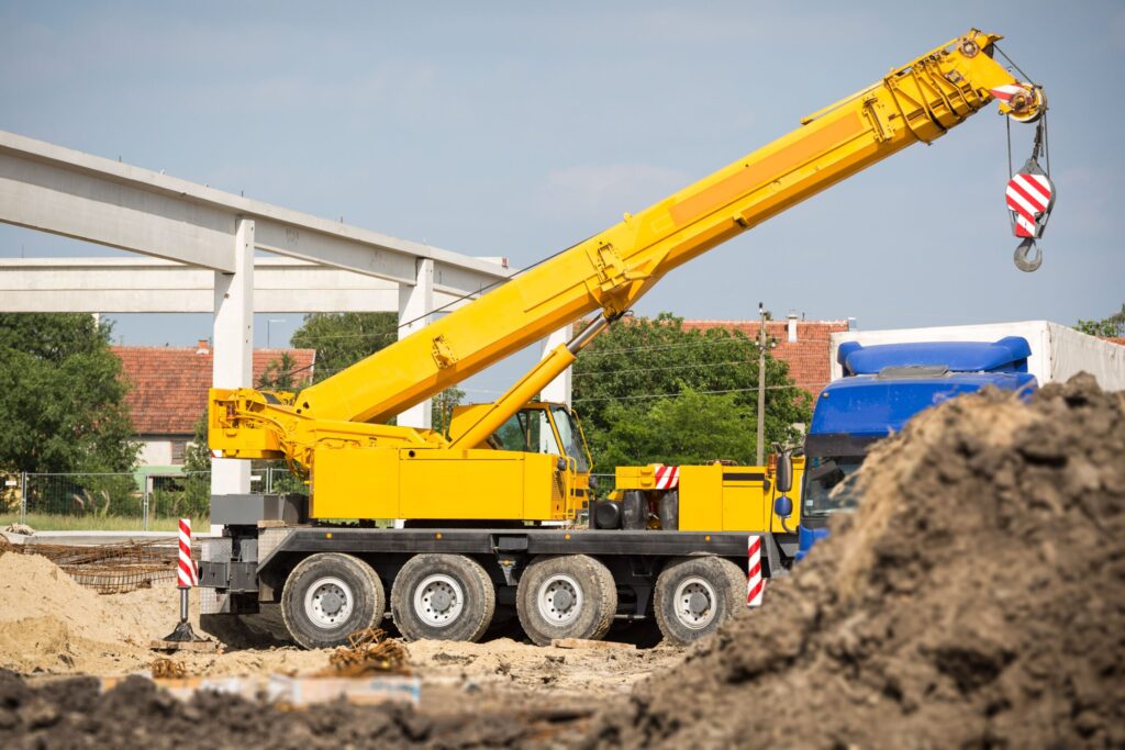 Why Is a Skilled Crane Operator Key to Project Efficiency?